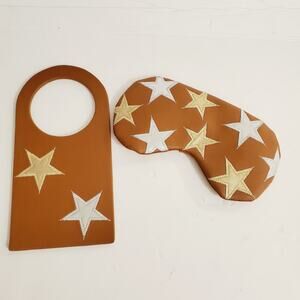 NWOT Understated Leather Starry Eyed Bedroom Set Brown